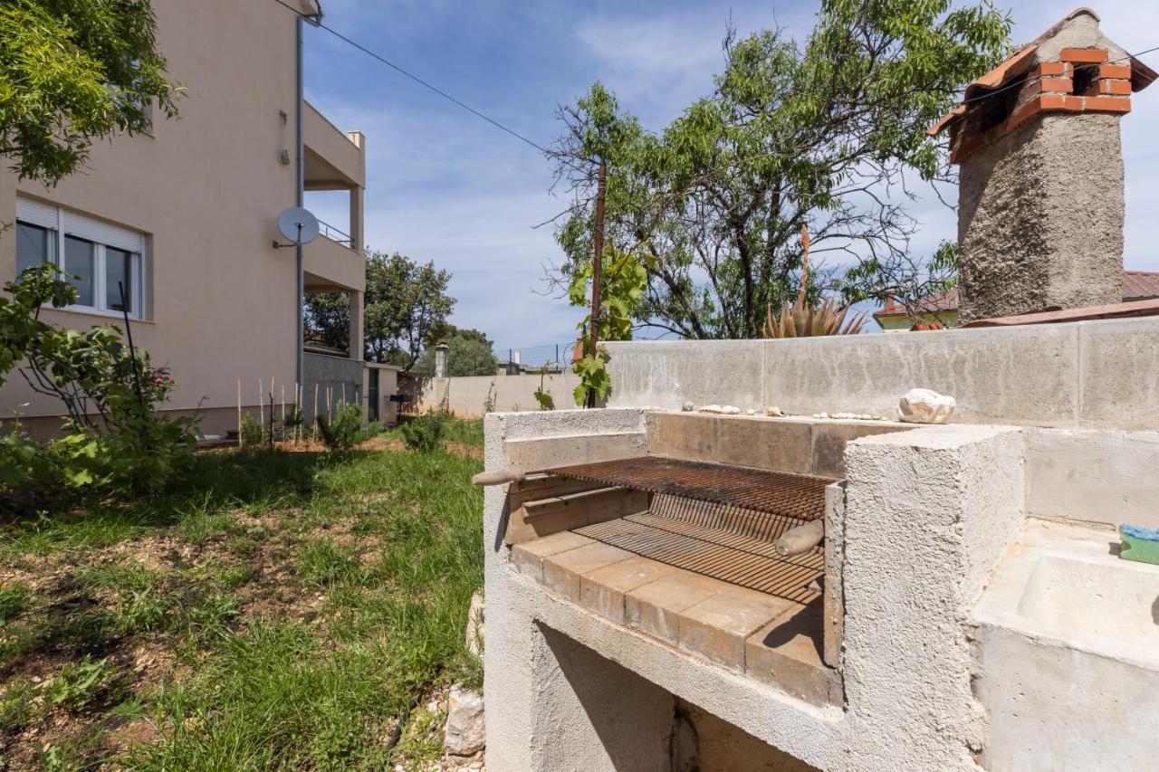 Boutique Apartment Mali Losinj Bagian luar foto