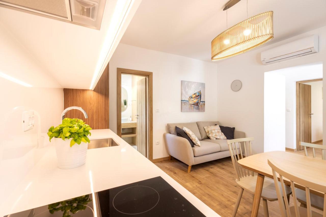 Boutique Apartment Mali Losinj Bagian luar foto