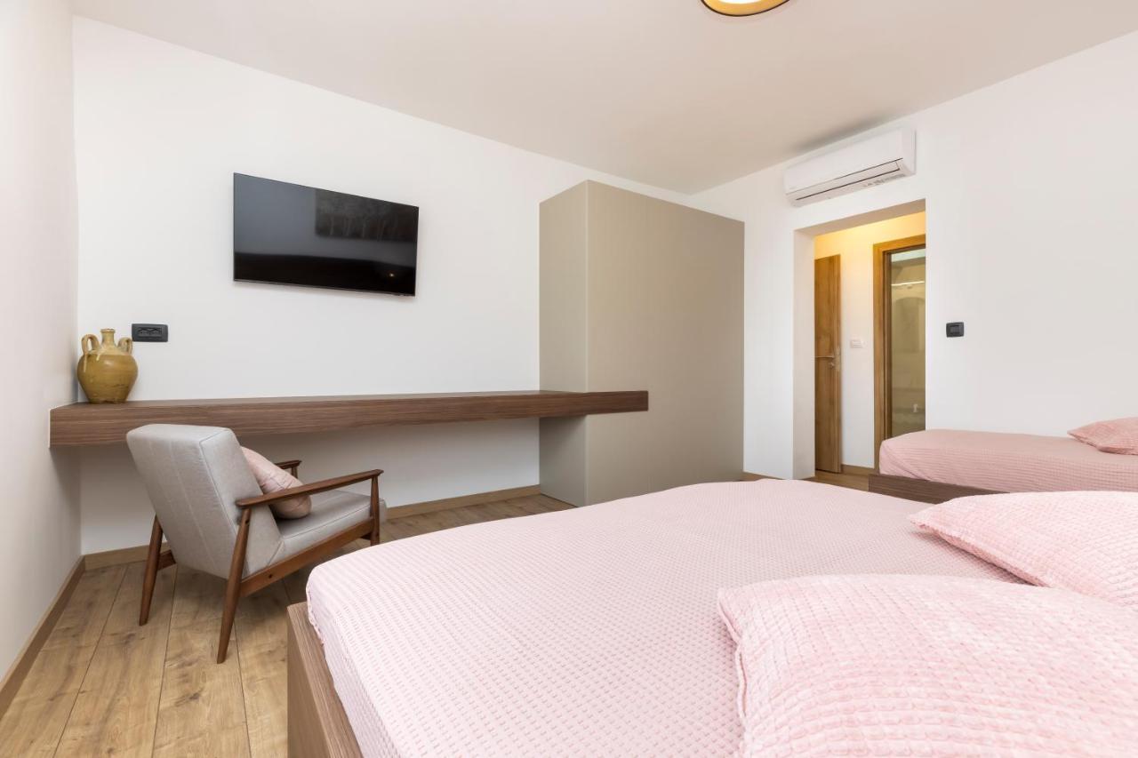 Boutique Apartment Mali Losinj Bagian luar foto