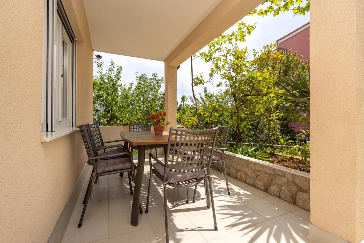 Boutique Apartment Mali Losinj Bagian luar foto