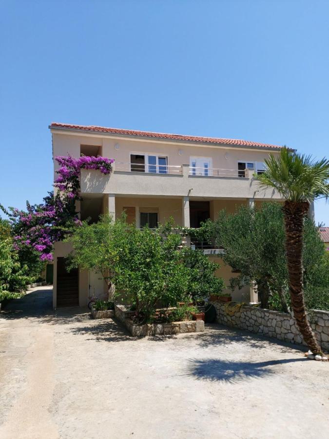 Boutique Apartment Mali Losinj Bagian luar foto